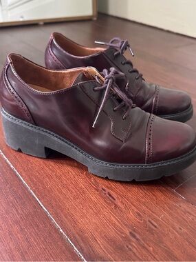Women's Burgundy Lace-Up Stacked Heel patent leather Oxfords